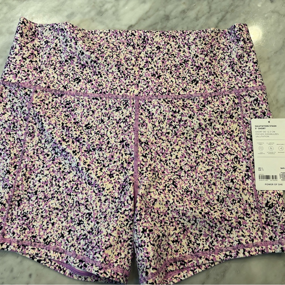 Athleta Salutation Stash 5” Shorts